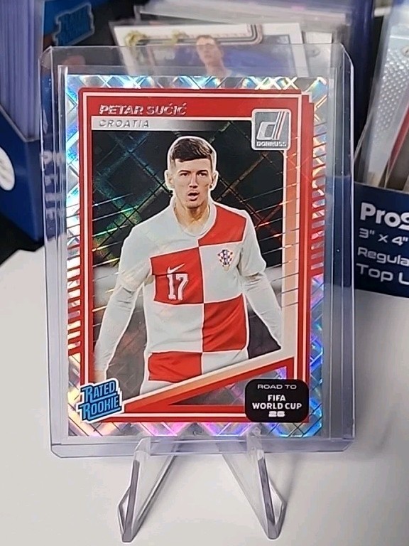 2025-26 Donruss Road to FIFA WC Rookie Diamond Parallel Petar Sučić #205 MT