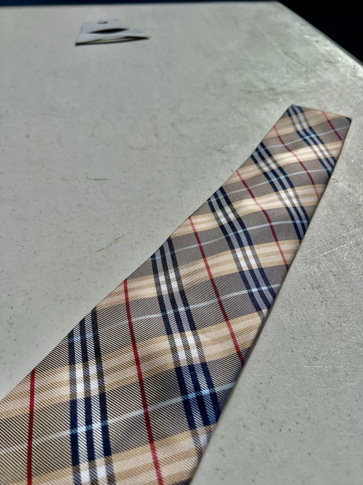 Corbata de seda vintage Burberry of London para hombre a cuadros escoceses 100 % seda Foto 2 de 4