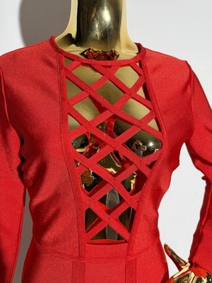PRETTYLITTLETHING Bodycon Kleid Rot Kurz Langarm Cut-Out Rundhals Gr. 36