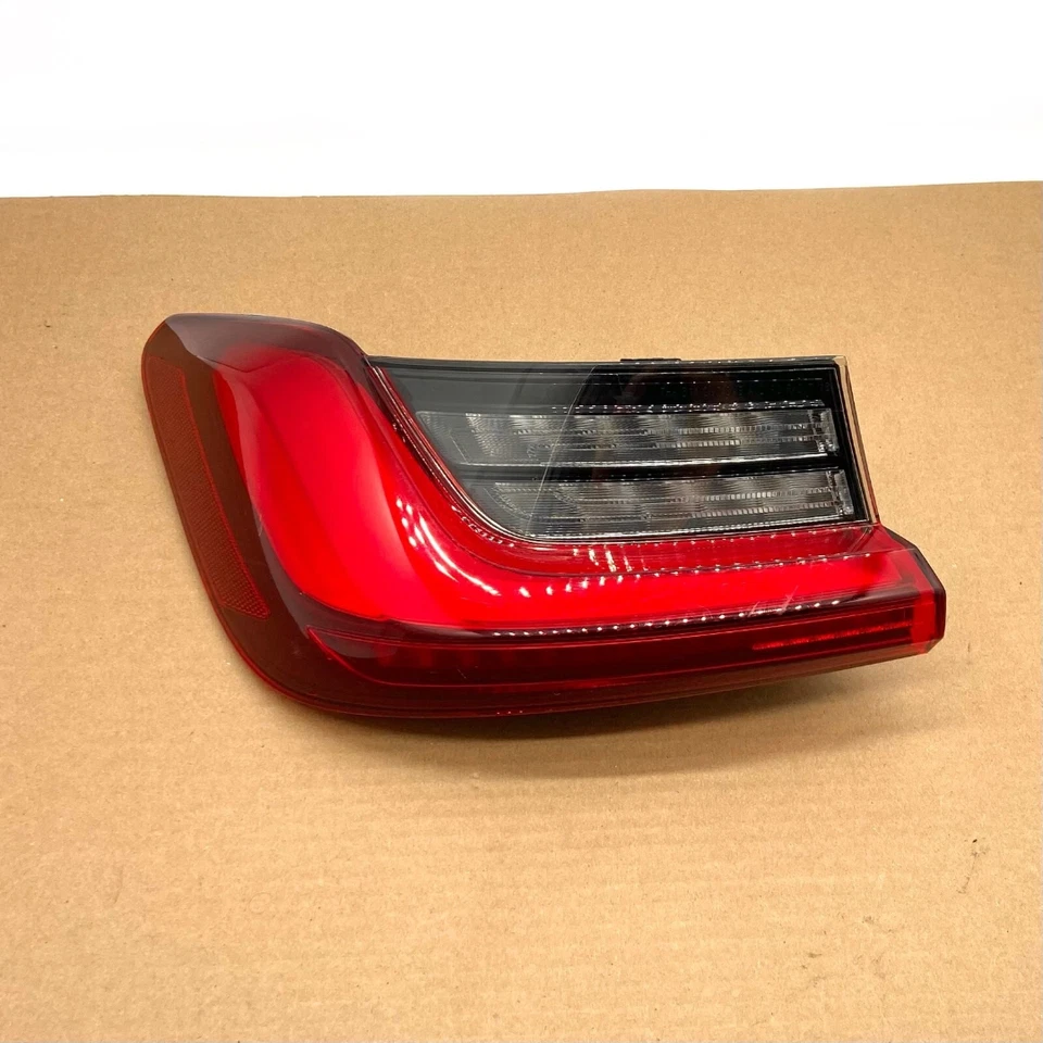 OEM 19-23 BMW 330i 330e M3 lado del conductor LED luz trasera parada bombilla lámpara H35A3BCA101 Foto 3 de 4