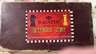 Vintage Magnetic Chess Set Staunton Design by E.S. Lowe Complete in Case