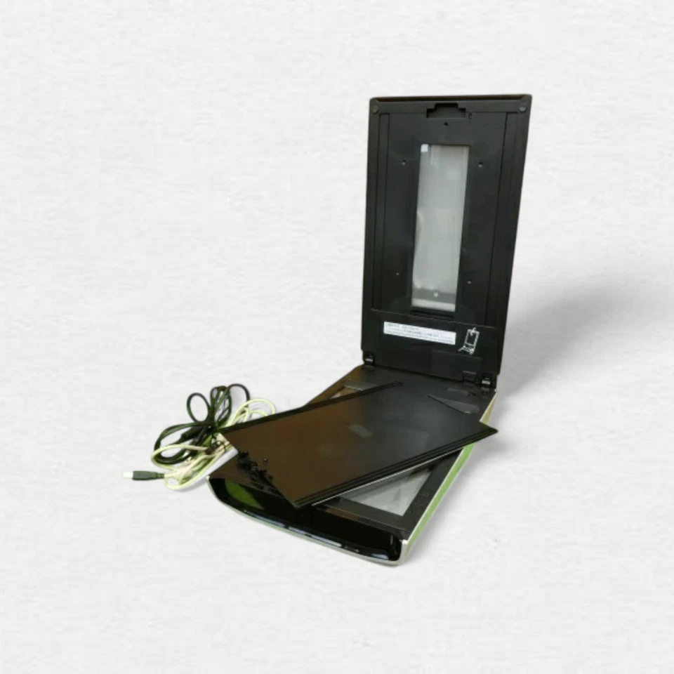 Canon CanoScan 9000F Mark II Photo and Document Scanner-With power cord - Image 2 of 4