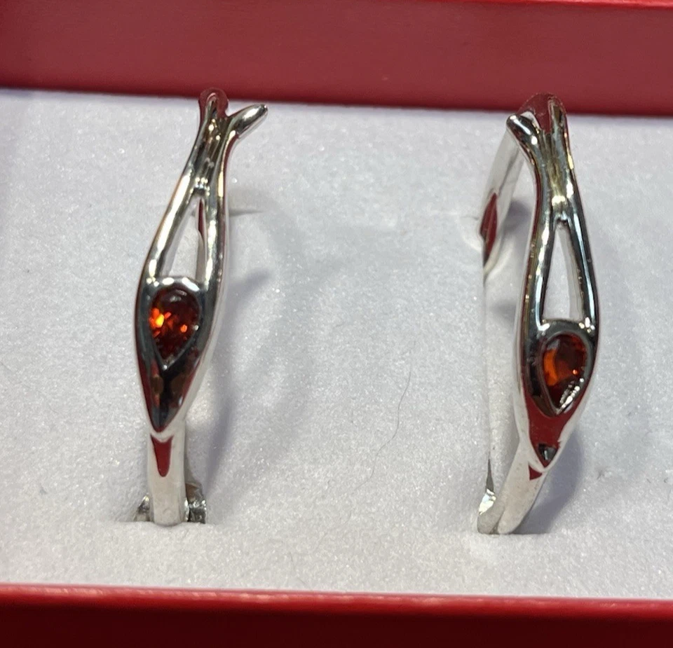 Pendientes de aro Qiann de diseñador vintage de plata esterlina .925 y circonita roja 1 1/4" L Foto 2 de 4