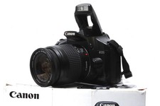 Canon EOS 450D 12,2 MP DSLR mit Canon EF 28-80mm Objektiv und OVP