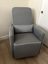 DaVinci Olive Glider in Gray Fabric