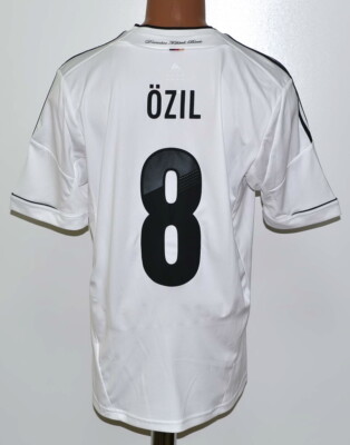 GERMANY 2012/2013 HOME FOOTBALL SHIRT 8 OZIL SIZE M ADULT POLAND
