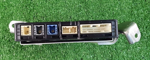 Lexus Es350 ES300H 2019-2021 TRANSCEIVER ASSEMBLY Telematic module 86740-06080 - Picture 3 of 12