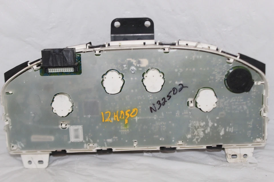 Medidores de painel velocímetro painel 2010 2011 Ford Focus 102.655 milhas - Imagem 2 de 3