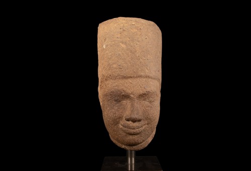 Ein Prä- Khmer Kopf. Vishnu. Sandstein. Kambodscha Funan-Zeit, 6.–7. Jh. v. Chr. - Bild 11 von 11