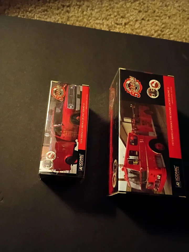 Juego 1:87 "Emergency 51", Dodge Truck y Ward Lafrance, Hecho por Réplicas Icónicas Foto 4 de 4