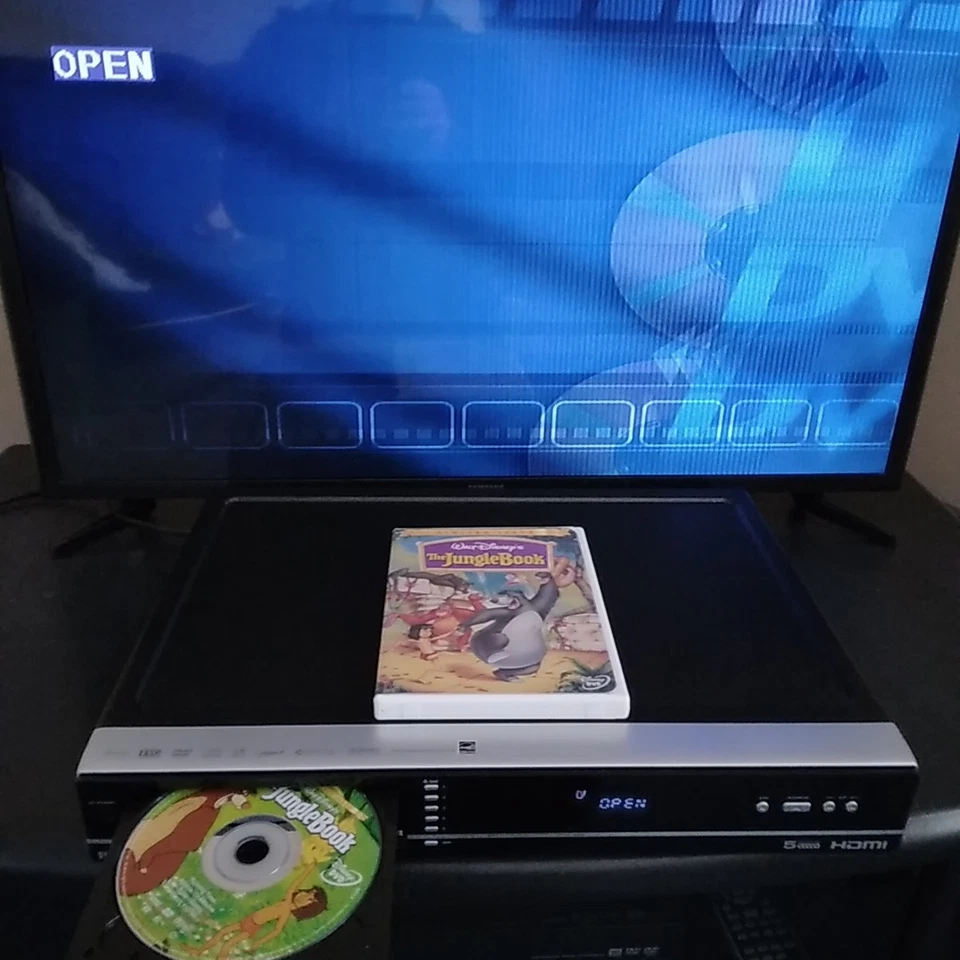 RCA Model: DRC290 5 Disc CD/DVD Changer-No Remote-Tested Works - Image 2 of 4