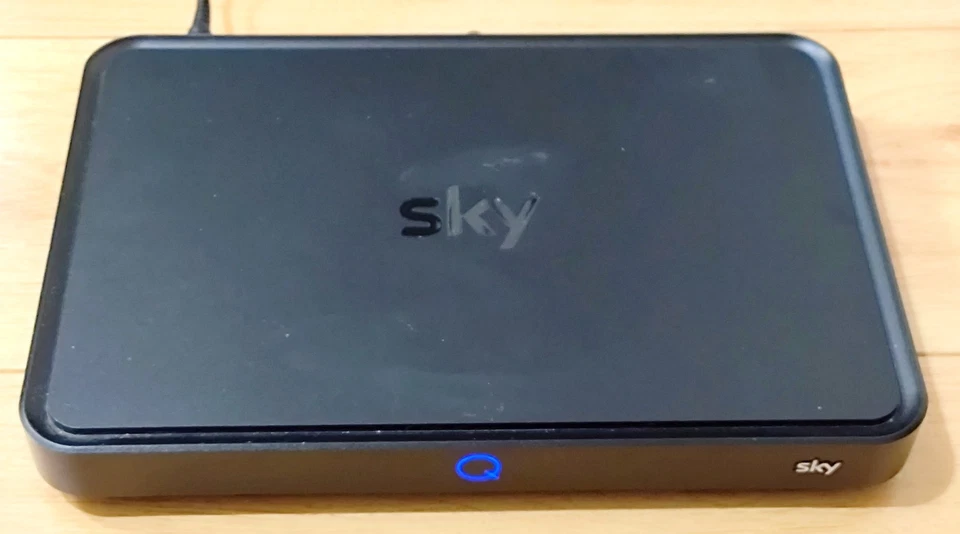 Humax Sky Q Sat Receiver ESd -160 S inkl. 1 TB Festplatte - Bild 3 von 4