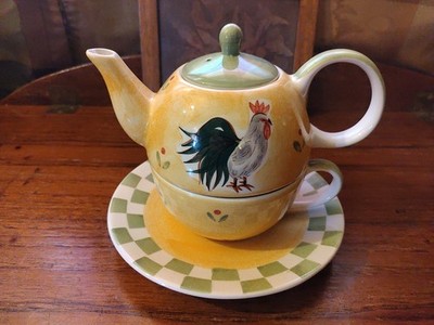 Homestead Collection Tea Pot.