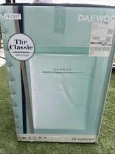 DAEWOO 2.8 CU ft Interior Light 1 Door Retro Mini Fridge In Mint Green