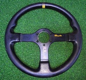 MOMO Cavallino ステアリング 本体 Yahoo!オークション - momo製 キャバリーノ 35パイ ステアリング 35cm