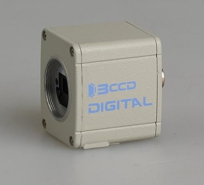 Hitachi HV-D37 3CCD camera