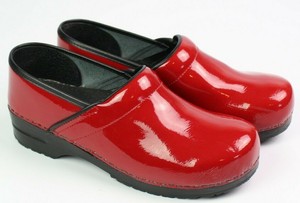 sanita red patent leather clogs