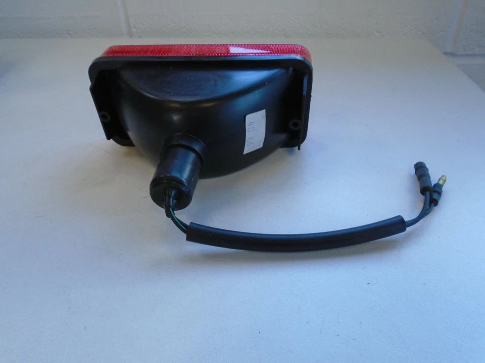 Lámpara de marcha atrás genuina Austin Rover AFU2818 se adapta a Austin, Metro, Mini - Imagen 3 de 4