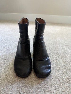 Maison Martin Margiela Black Leather Ankle Bootie Block Heel  display picture 2