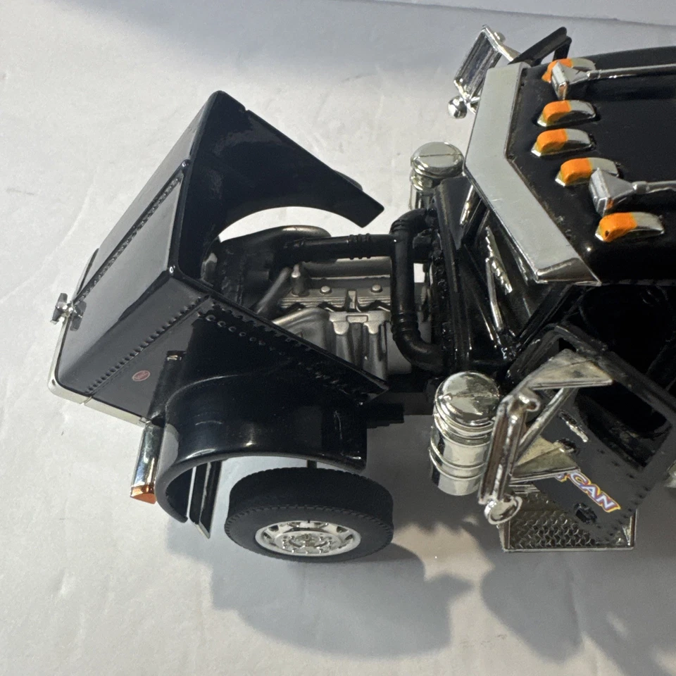 Jada Toys Hot Rigz Peterbilt  Model 379 Tractor 1:32 Diecast Tow Truck Wrecker. - Image 4 of 4