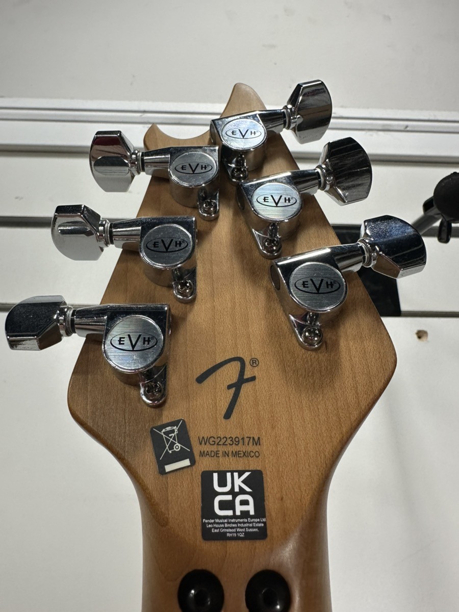 EVH Wolfgang Special 改造 EVH Wolfgang Special in Ice Blue Metallic - Guitar Gear Giveaway