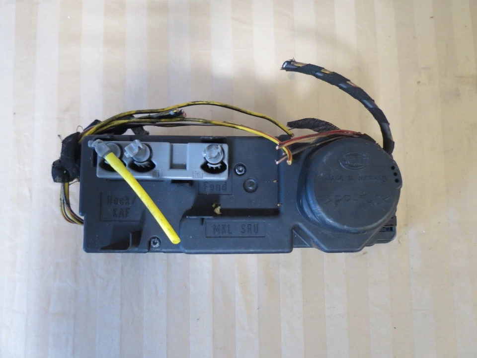 97 98 99 00-04 Mercedes r170 SLK Cerradura de puerta central Bomba de vacío HELLA 1708000348 Foto 3 de 4