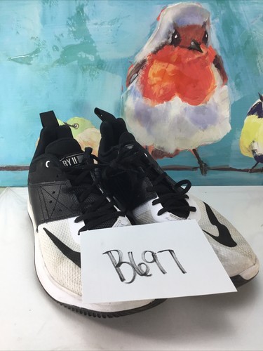 nike fly by 2 black and white