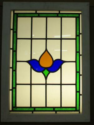 OLD ENGLISH LEADED STAINED GLASS WINDOW Pretty Tulip & Border 16.5
