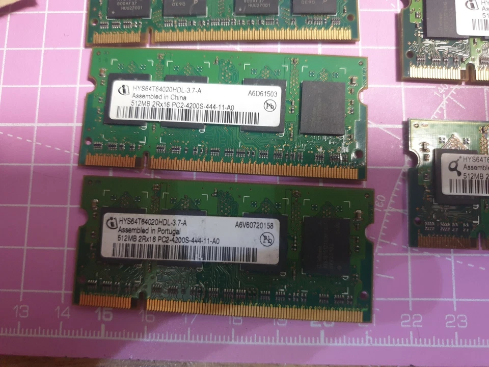 Infineon ddr2 PC2-4200S SODIMM laptop ram bundle 1x1GB, 4x512MB(2Rx16) - Image 3 of 4