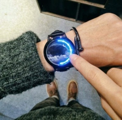Radiant Light Wave Quartz Watch with Silicone Strap & Alloy Case