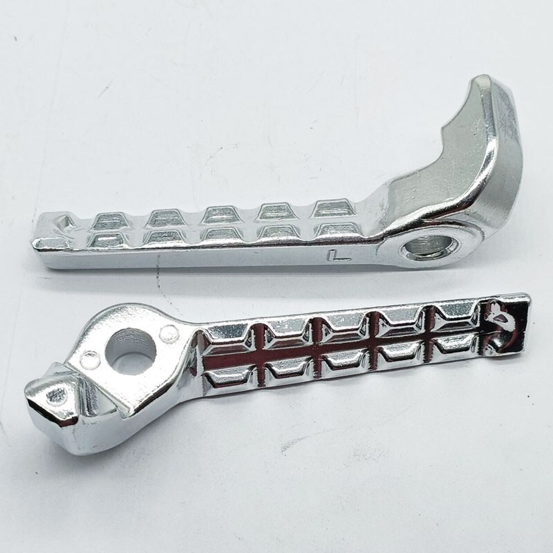 Rear Foot Pegs Footrests For Yamaha TT250R TTR250 1993/2004/2005
