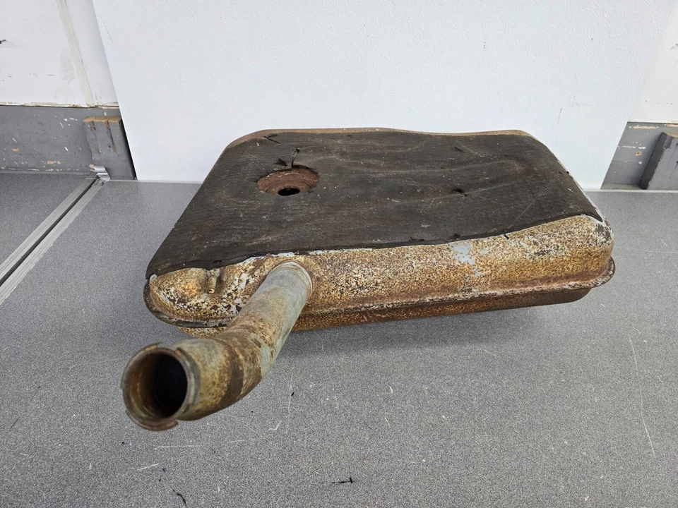 TANQUE DE COMBUSTIBLE DE GASOLINA USADO ORIGINAL GENUINO PORSCHE 356B T6 356C 356SC 1963-65 OXIDADO Foto 4 de 4