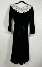 Vintage Victor Costa Dress Womens Small Black Velvet Long Sleeve Lace Accents