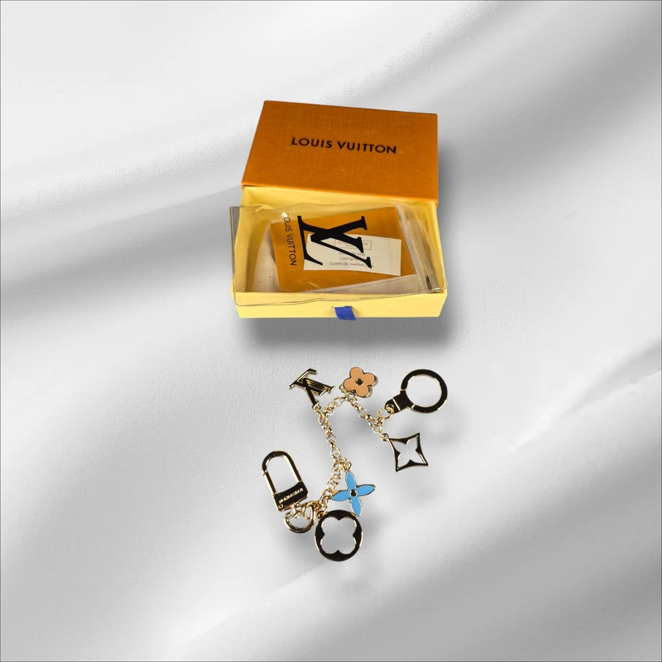 Подвеска для сумки с мешком для пыли и подарочной коробкой - Изображение 2 из 4