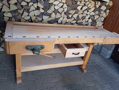 Überholte Werkbank Aus Rotbuche Zu Verkaufen .L 2200x B640 X H 840 mm.
