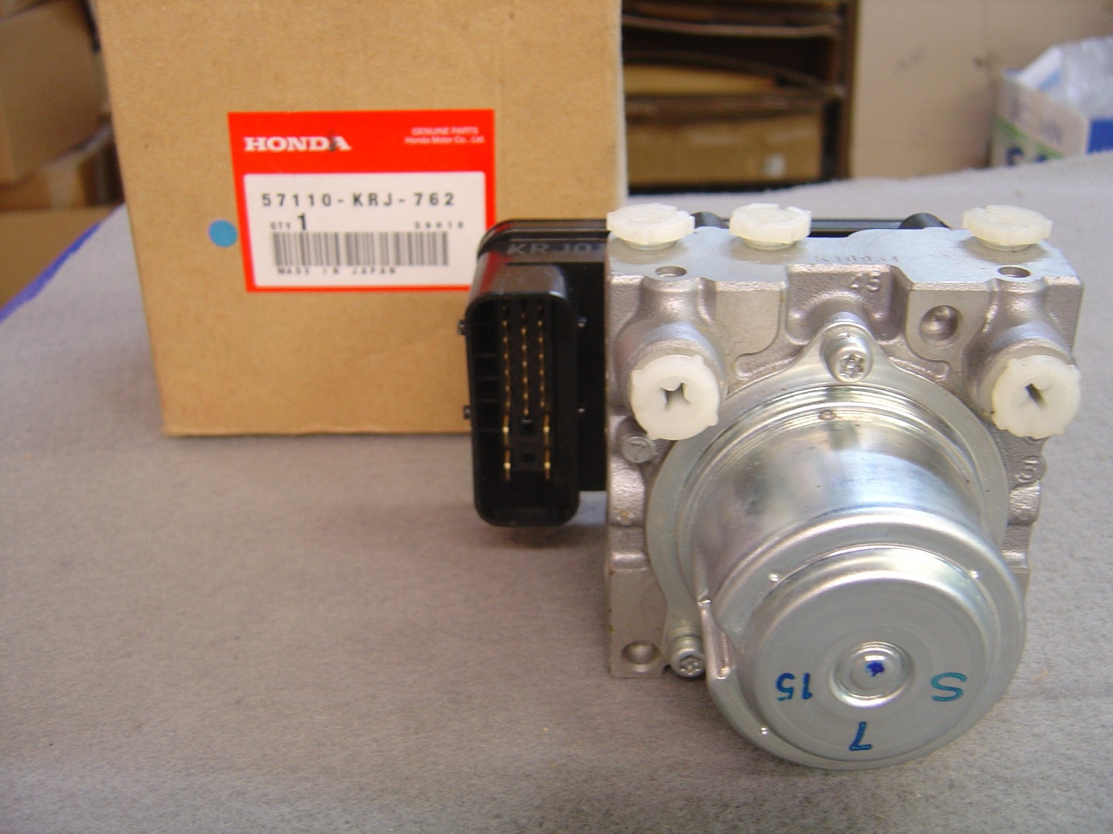Modulateur frein avant HONDA 57110-KRJ-762 pour sécuriser vos trajets urbains