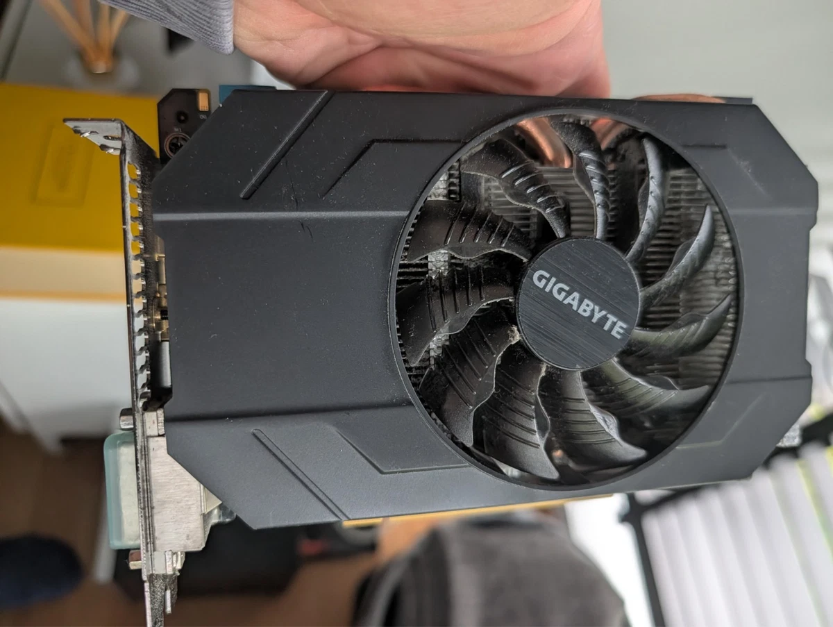 Nvidia GTX 960 OC 2GB DDR5 (ASUS STRIX) de segunda mano por 110 EUR en