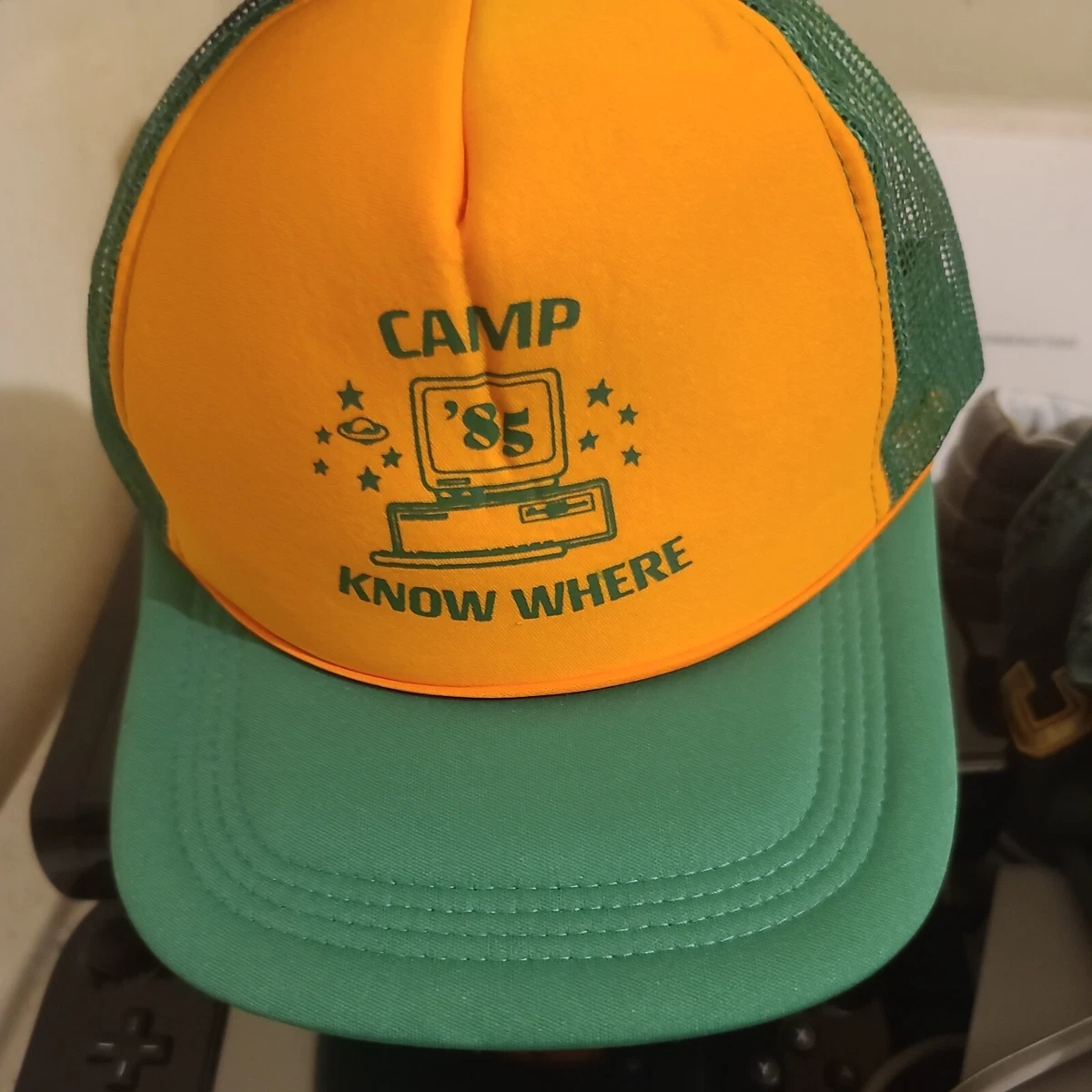 Dustin top trucker cap