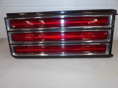 CHRYSLER CORDOBA 1980-1983 LH TAILLIGHT DRIVERS SIDE ASSEMBLY NICE LENS & CHROME