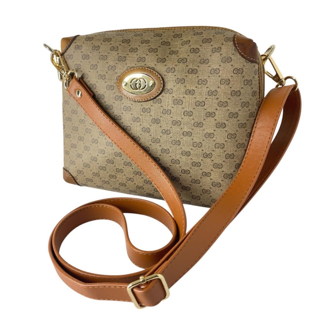 Gucci GG Logo Brown Leather Shoulder Bag 15x18.5x5.5 in Pre-Owned