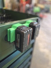 Magnetic Milwaukee M18 battery holder
