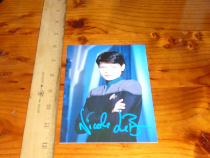 Nicole de Boer STAR TREK Deep Space Nine AUTOGRAPHED Photo 4 x 6  Ezri Dax  card