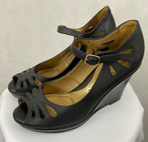 crocs mary jane wedge