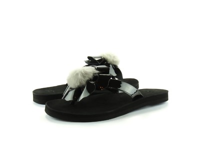 flip flops with fur pom pom