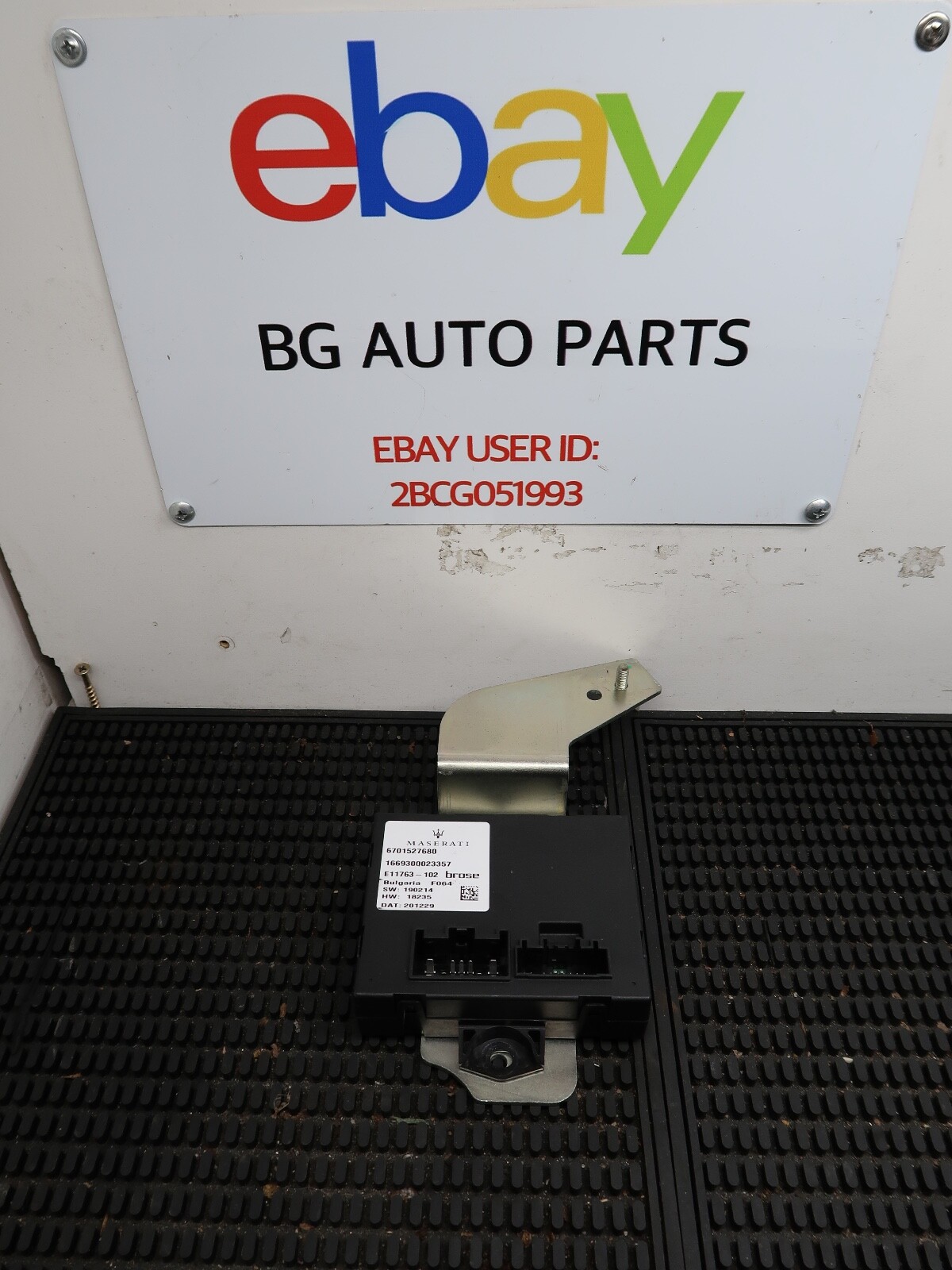 2017-2020 MASERATI LEVANTE GENUINE POWER TRUNK LID CONTROL UNIT OEM 6701527680