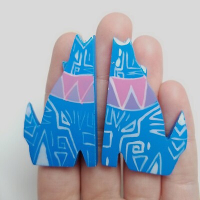 Vintage Blue Wolf Howling Plastic Clip On Earrings Pink Bandana Retro 80s Style