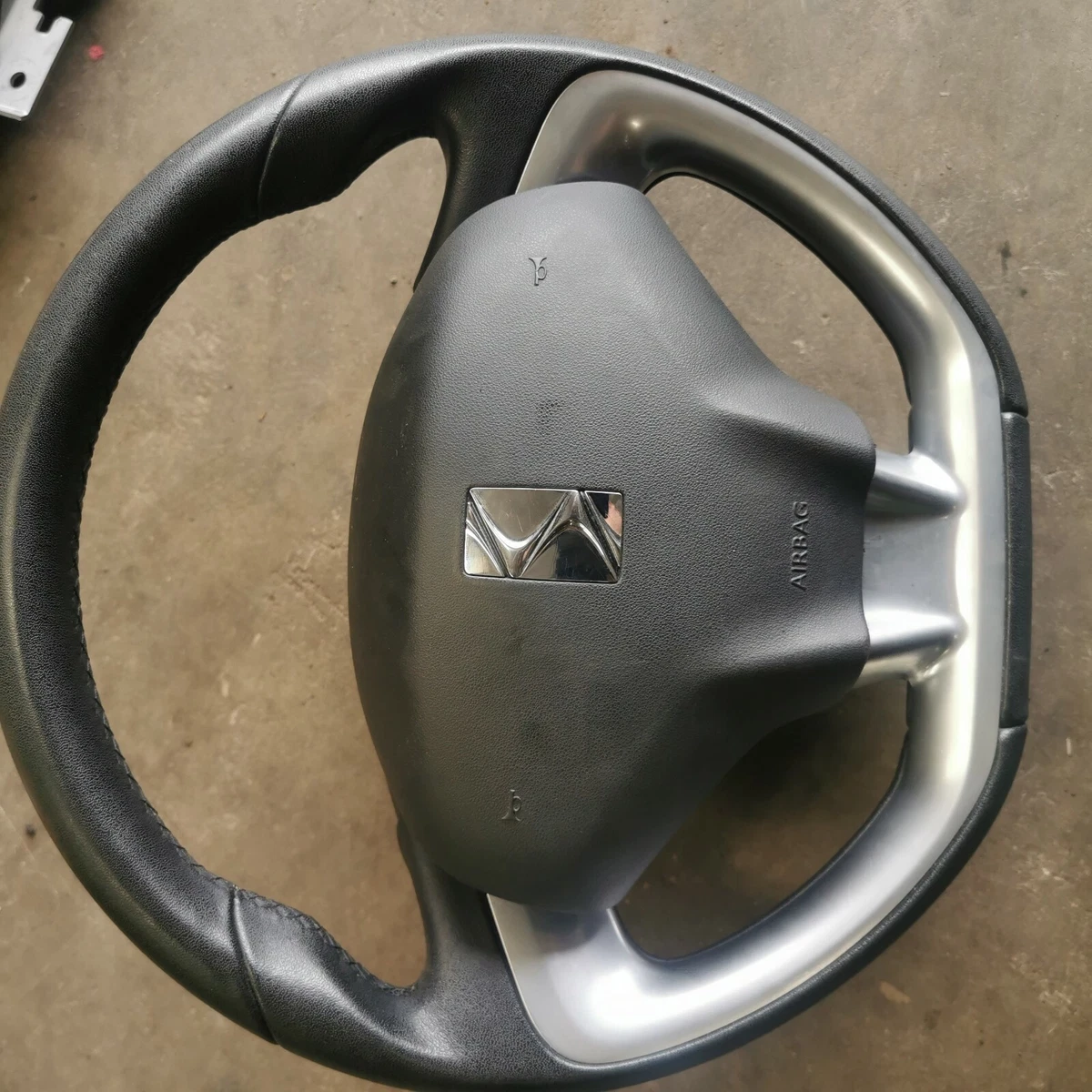 Citroen DS3 Steering Wheel and Drivers Airbag 96718893ZD Black