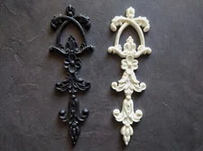 Vertical furniture embellishment 27cm high, resin wall pediment (White)