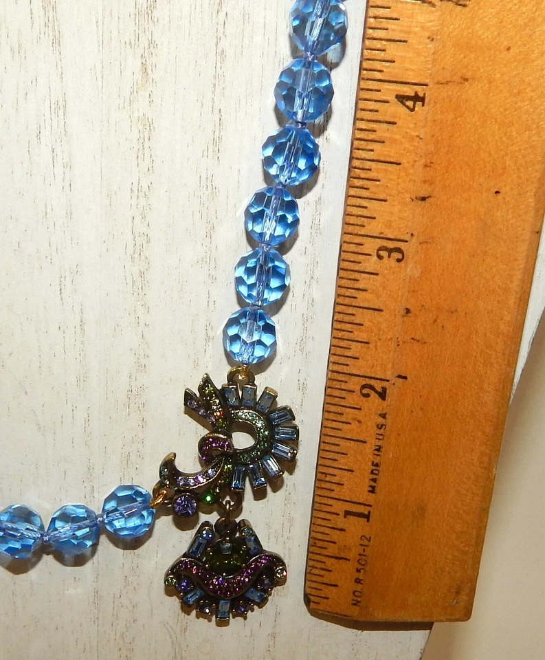 Collar Heidi Daus Cristal Azul con Colgante Lateral Multicolor  Foto 3 de 4