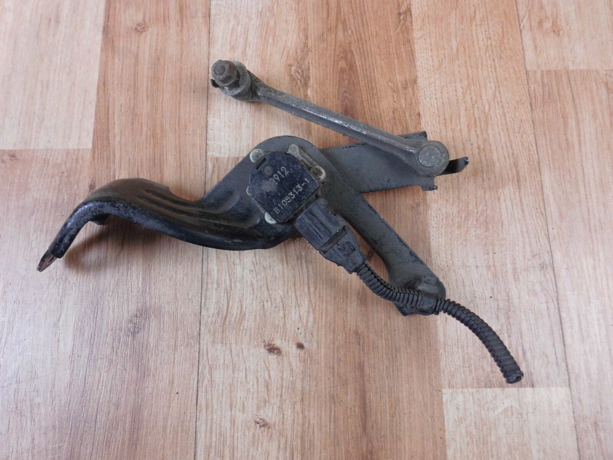 Mitsubishi Outlander III headlight levelling sensor actuator